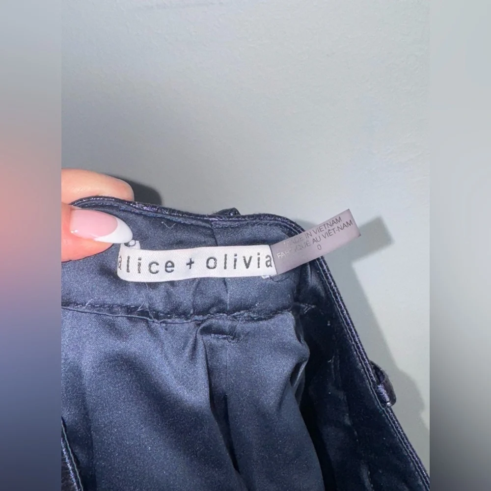 Alice + Olivia Conry Vegan Leather Cuff Shorts/ Size 0